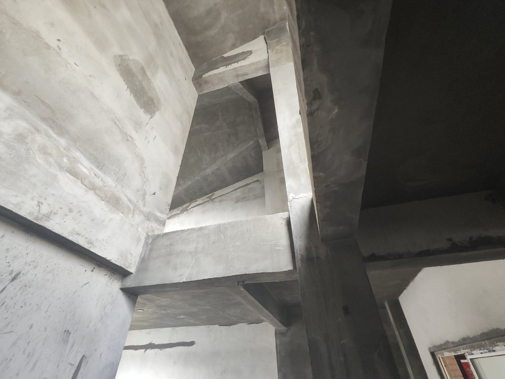 香岸华府  顶层复式楼  第二层送的   相当于200多平