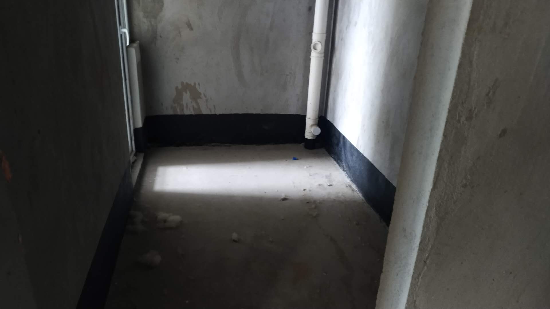 银湖城毛坯大3房，南北双阳台，小高层，支持按揭