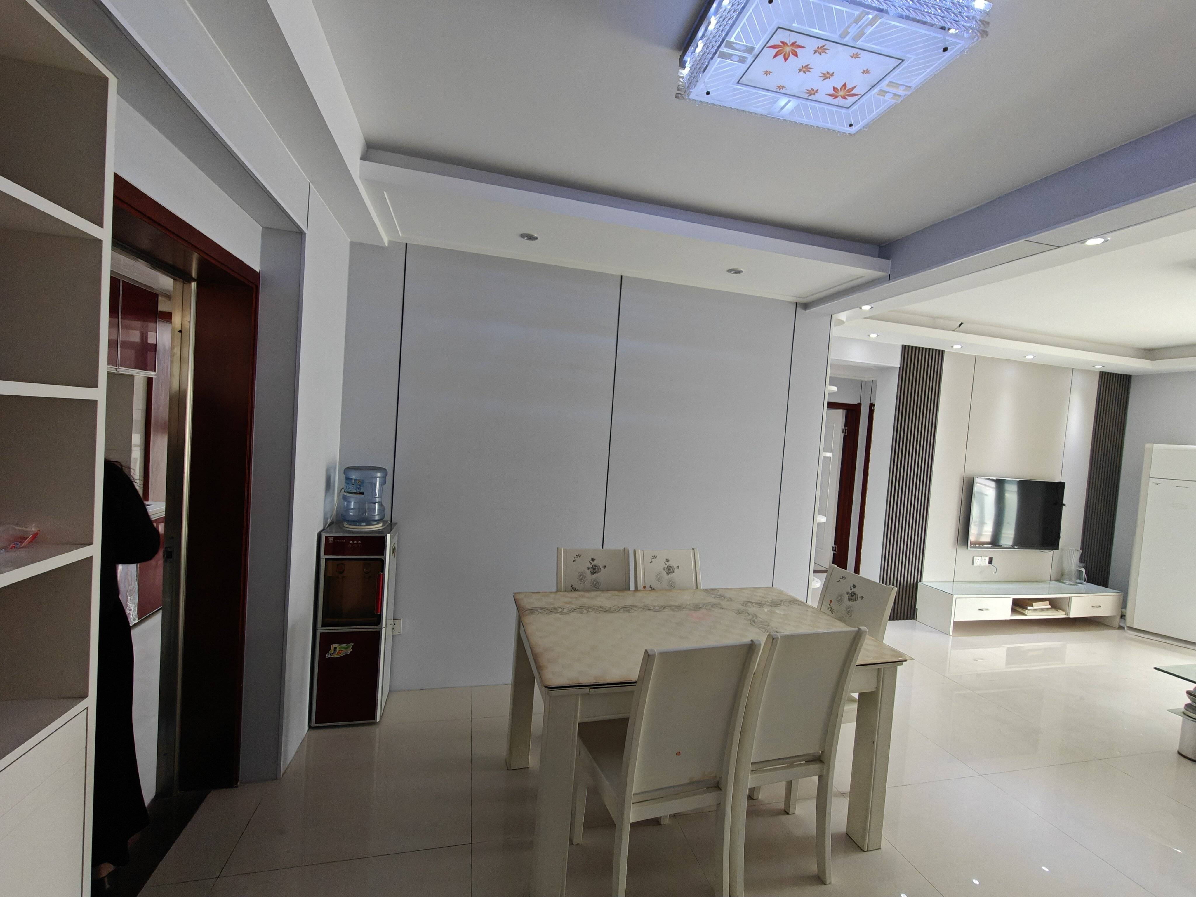 城南醇熟小区，配套齐全，交通便利。