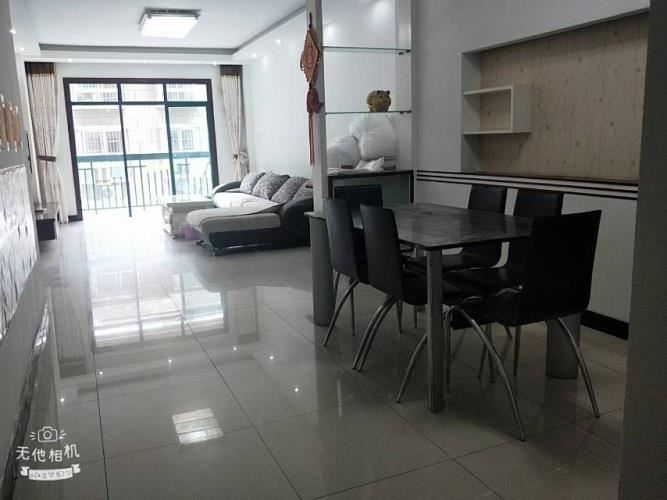 城市星座实验二小旁，户型好证满2精装房单价便宜看房方便