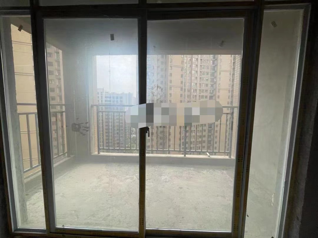 60，房东降价出售，沔阳公馆，中间楼层​，​单价5500，​证件满二