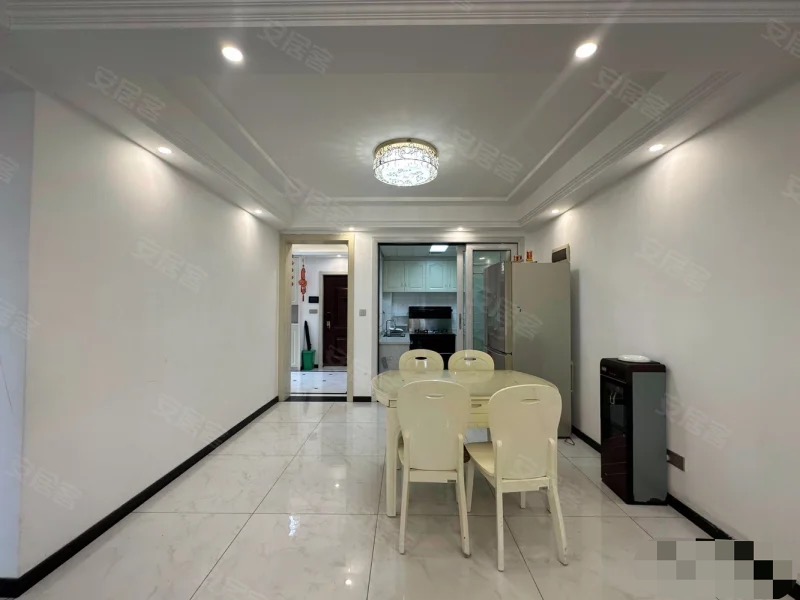 业主急售，城南新街，​精装单价4700，精装三房，证满二，不介意🉑联系看房，