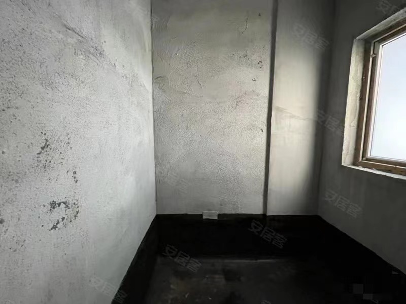 房东亏本出售，薅羊毛，森林国际北苑，单价4999