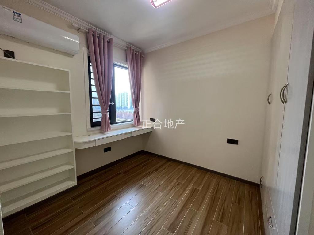 降价了，城南，南国明珠，诚心出售，电梯好楼层9楼，精装三房，全屋中央空调，