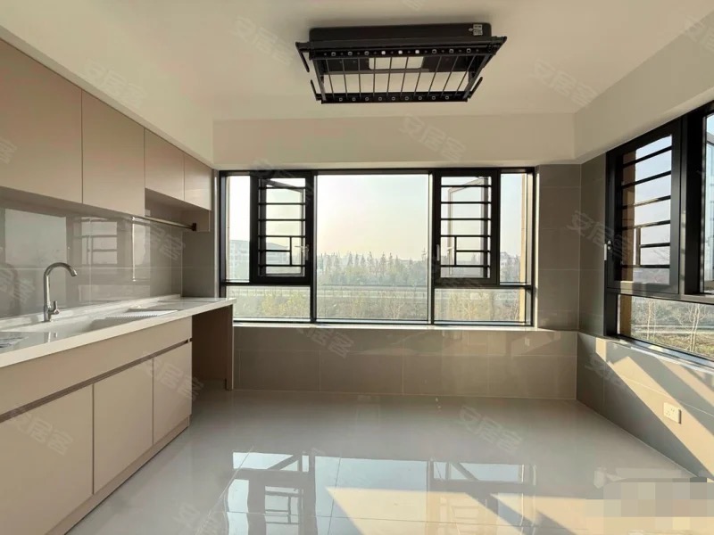 亏本出售，城南，御湖世家，单价5300，精装三房，一天未住，证满二