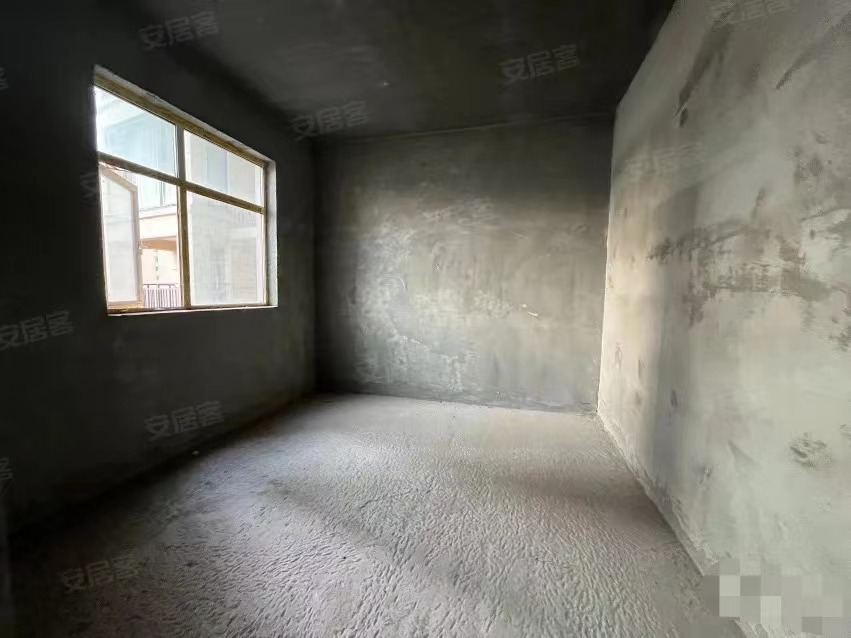 97，亏本急售，沔阳清华园，人车分流，中间楼层，送入户花园，证满二