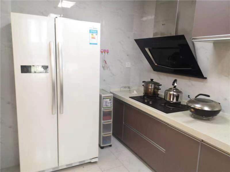 小区环境优美，三丰鼎城小洋房5室2厅2卫精装修