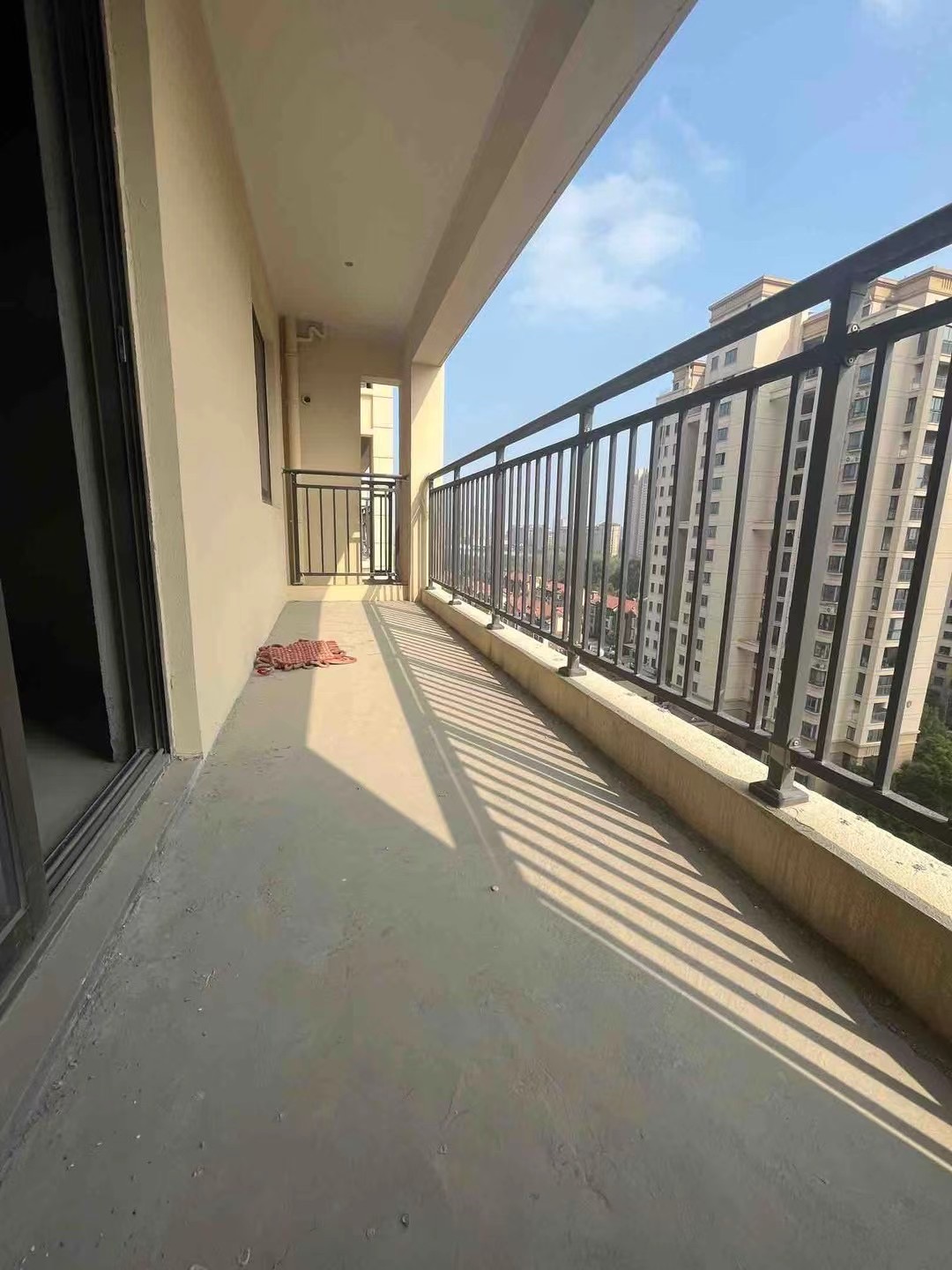 28，房东亏本出，祥生观棠府，好楼层，单价3800不到，给钱就卖，手慢无