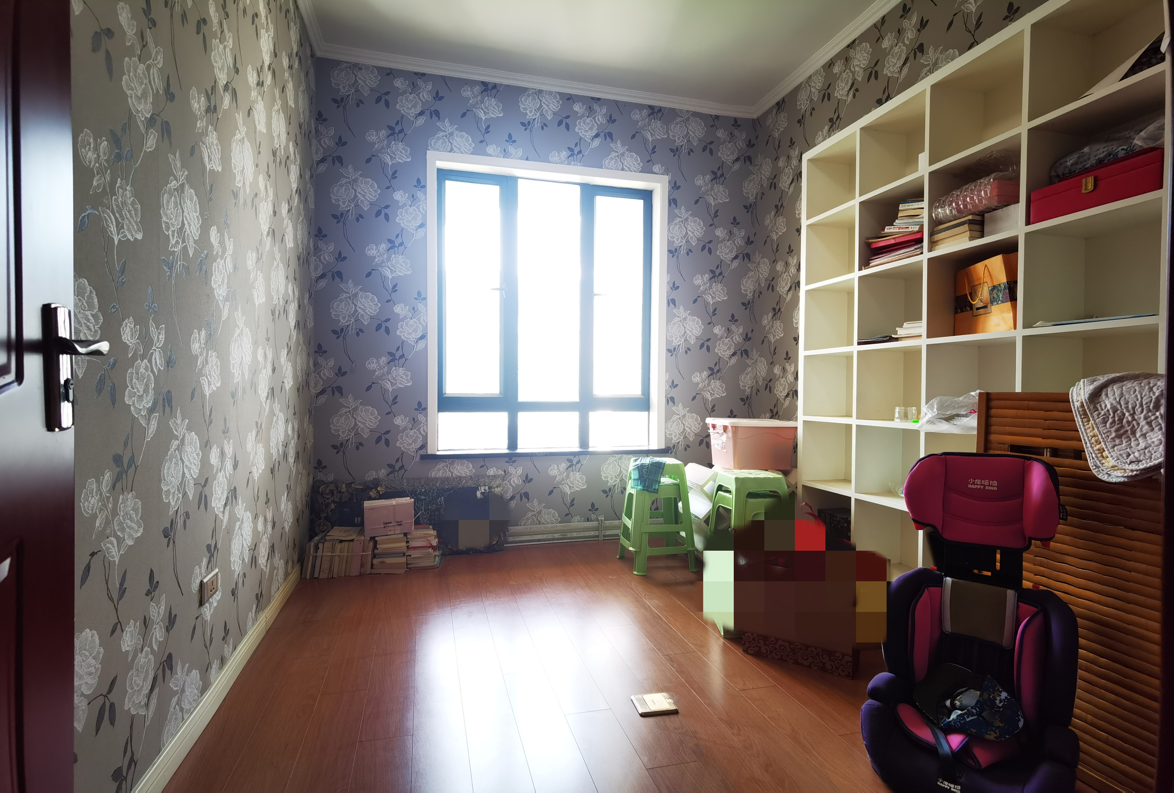 德政金园 复式 欧式风格 家里的格局布置的很好 拎包入住 家里基本没怎么住 实际面积180平左右