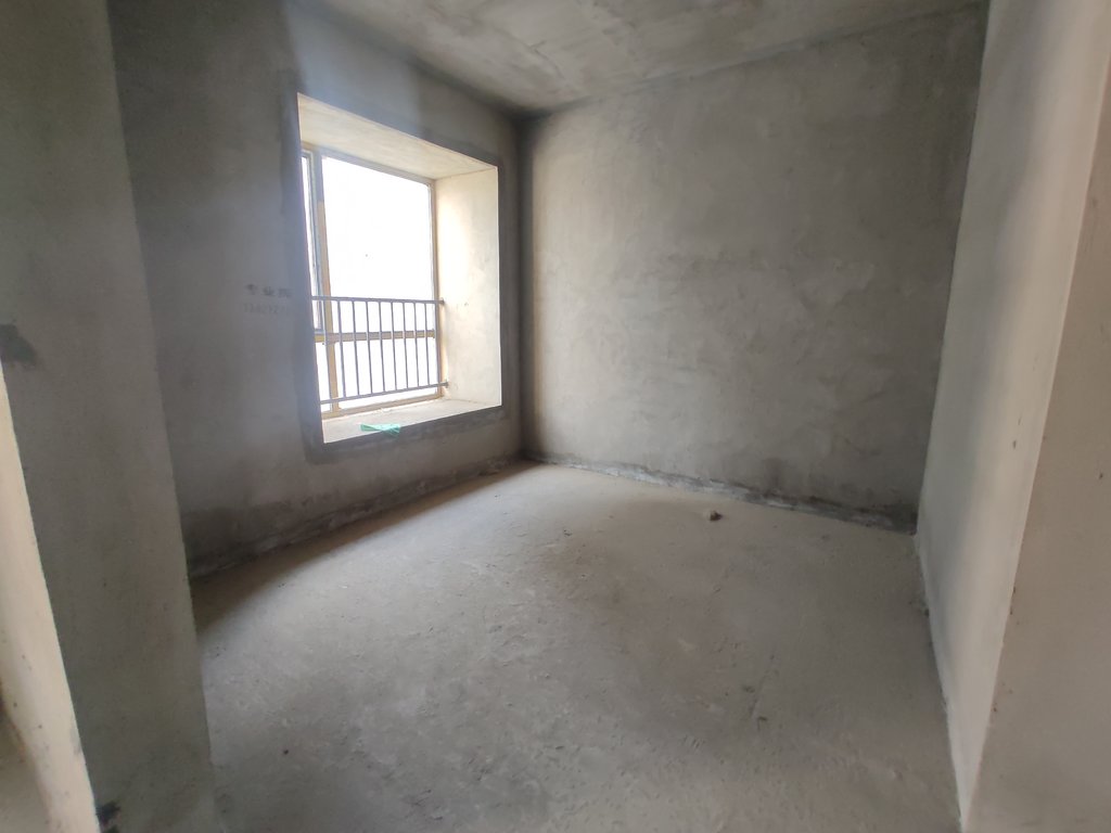 元泰未来城毛坯大平层视野好业主急售