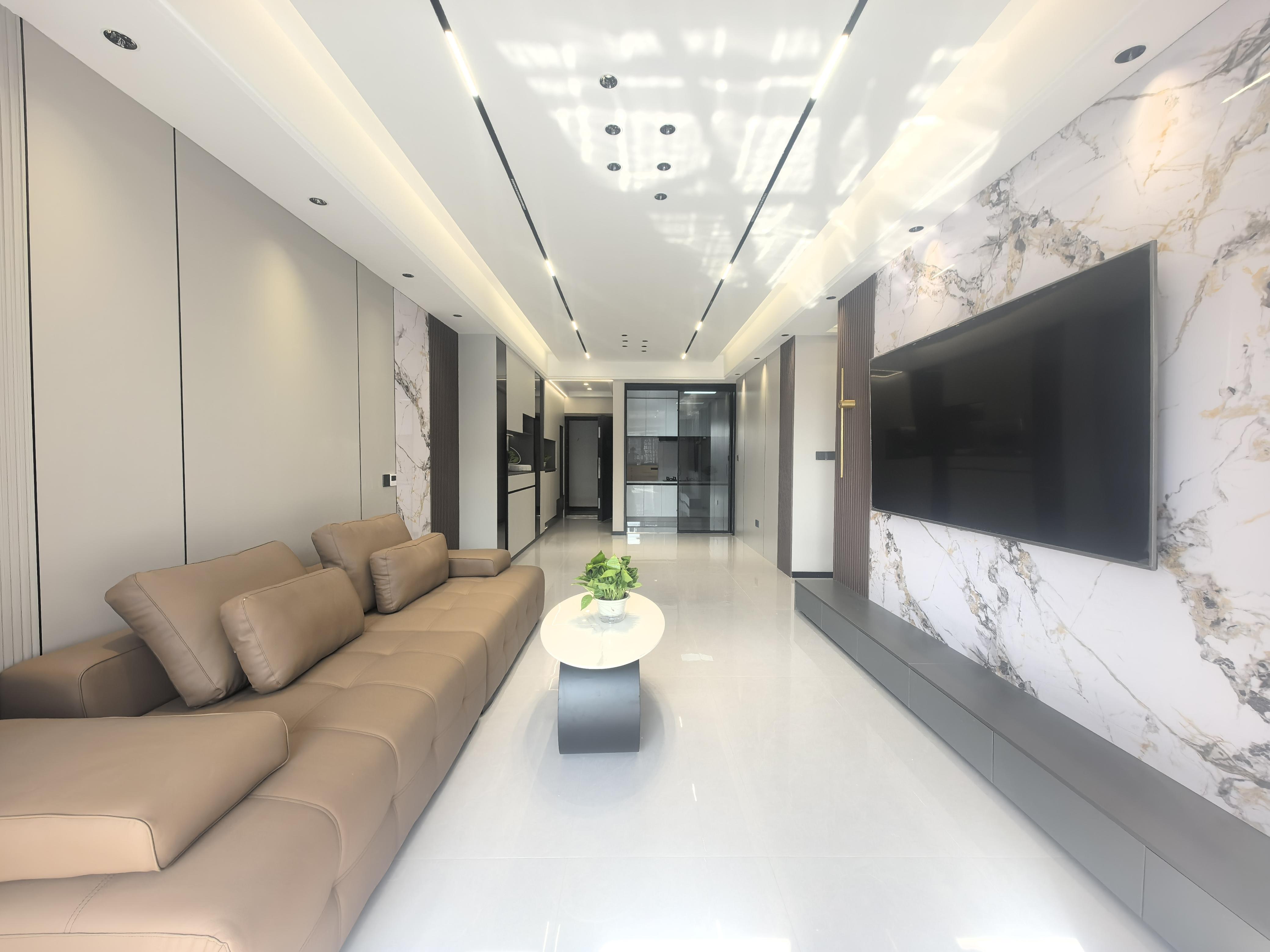 风和日丽3室2厅2卫 全新精装修 新房 新房 两证全  优价出售！