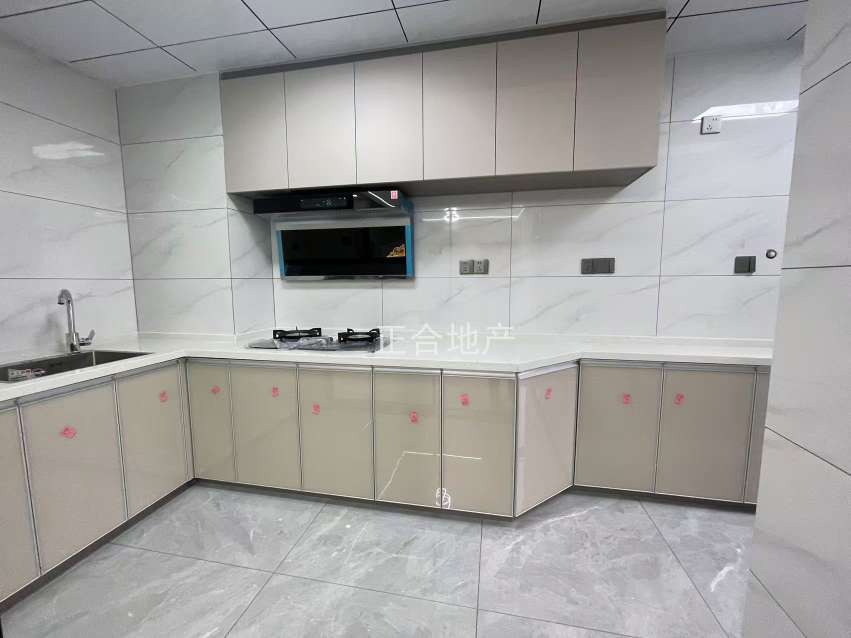 降价了，降价了，城南，南国明珠，电梯好楼层，精装三房，全新装修，一天未住，满二