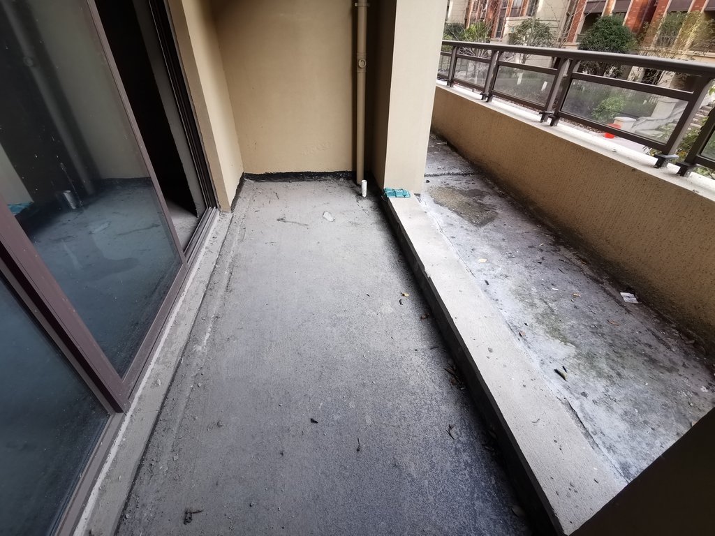 绿地香格里拉复式楼带车库赠送大院子南北通透