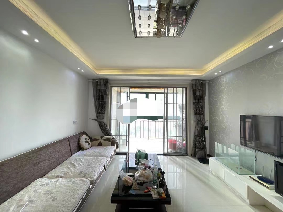 又降价了，房东急售，漫城林语，一中对面，边户，单价4500，好楼层，精装三房，看中了可谈