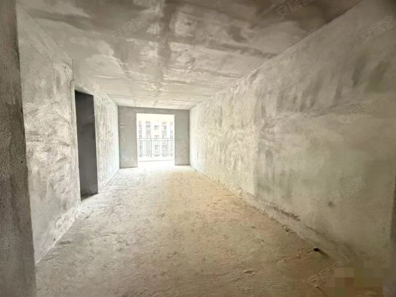 吾悦旁，朝阳丽景，12楼，单价6字头，大阳台，毛坯三房