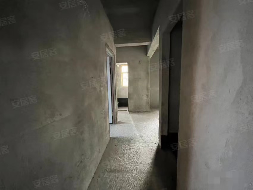 97，亏本急售，沔阳清华园，人车分流，中间楼层，送入户花园，证满二