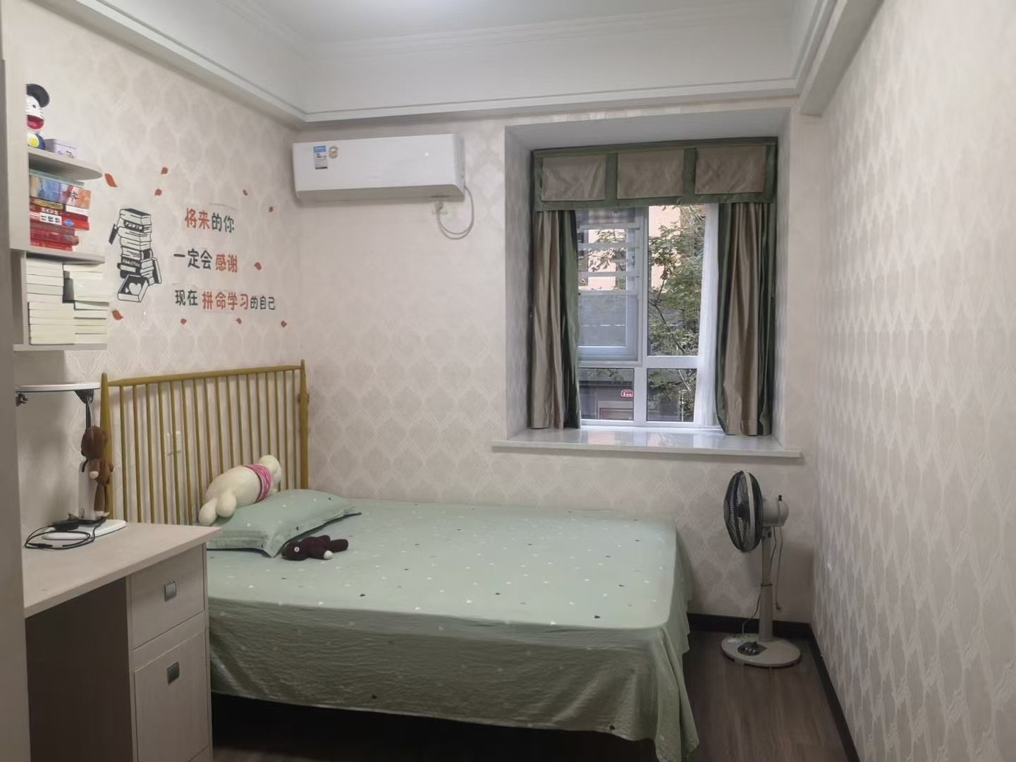 沔阳公馆，步梯2楼，6层洋房，精装三房，装修成色保养非常新，低公摊，证满二