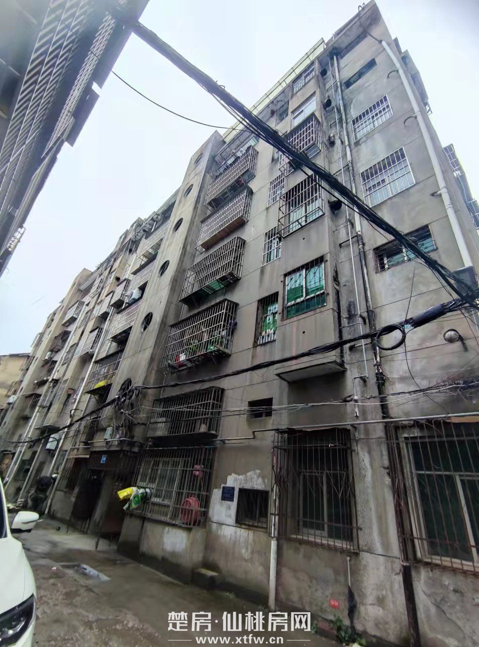 何李路100平20.5万有证天然气空调热水器洗衣机冰箱齐全