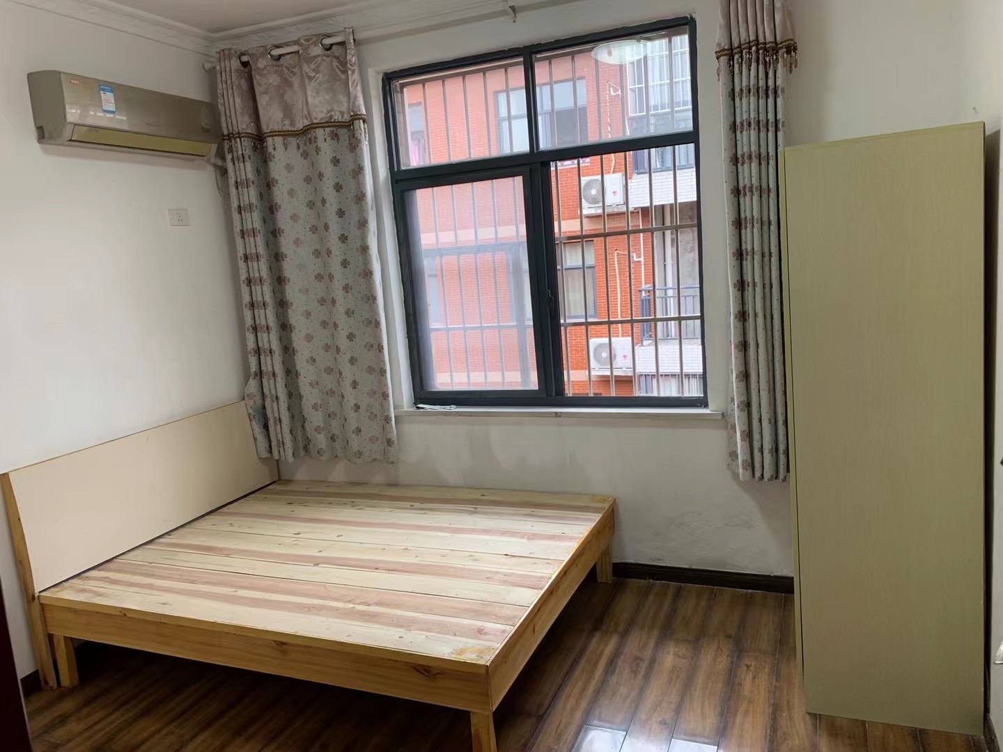 三室两厅一厨一卫出租