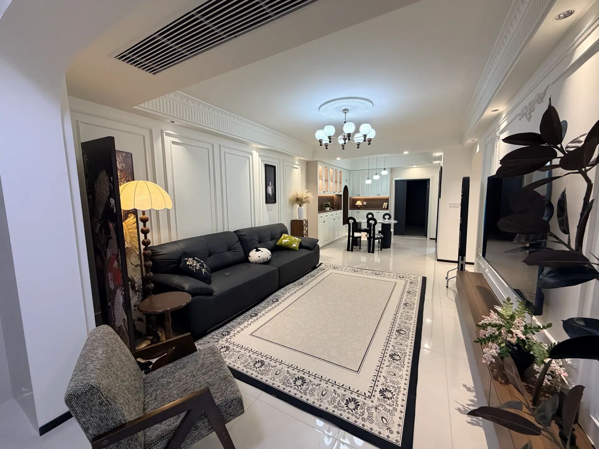 城南，吾悦旁，元泰未来城C区，电梯好楼层，全新精装大三房二卫，证满二轻法式风单价6000