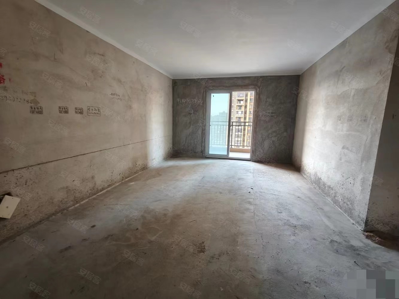 43，新二中对面，森林国际，仙湖公园沔阳公园旁，单价5500，满二，中间楼层