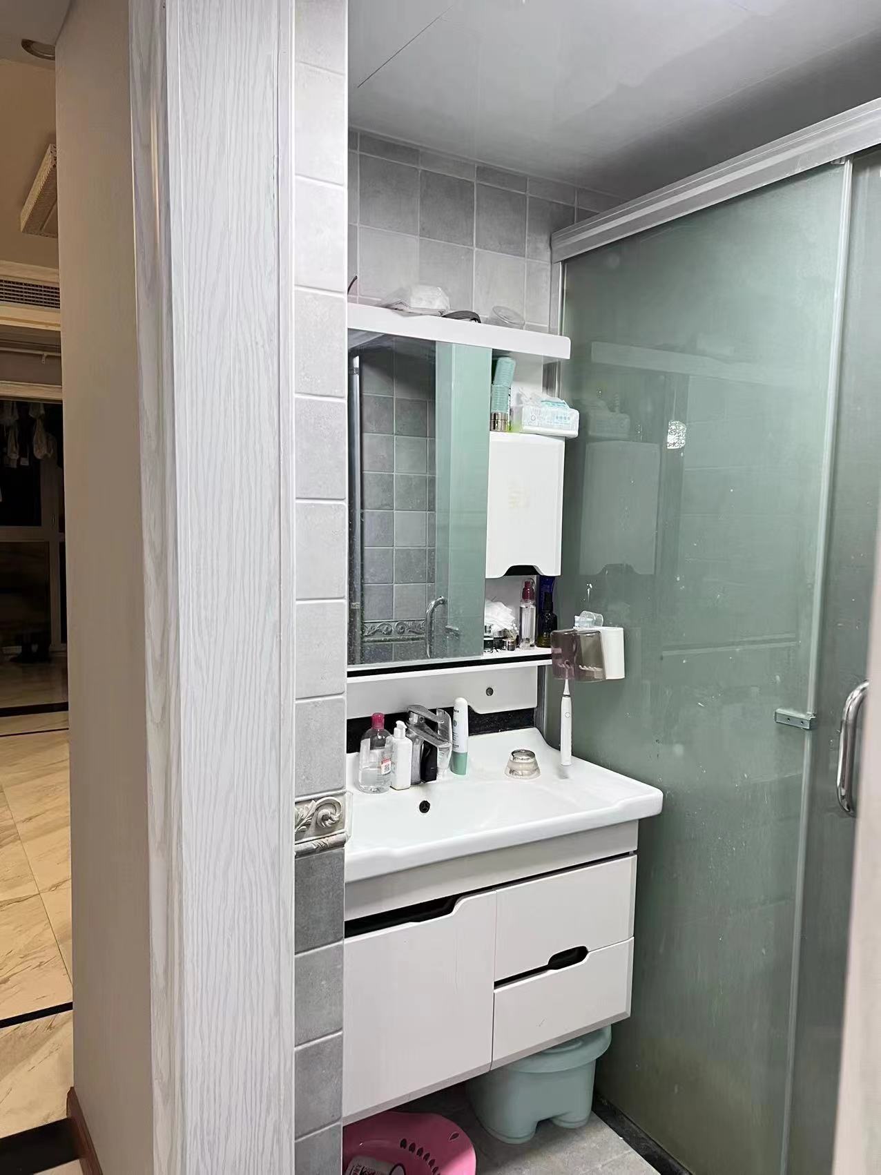 满庭春三房出租看房方便拎包入住来电吧