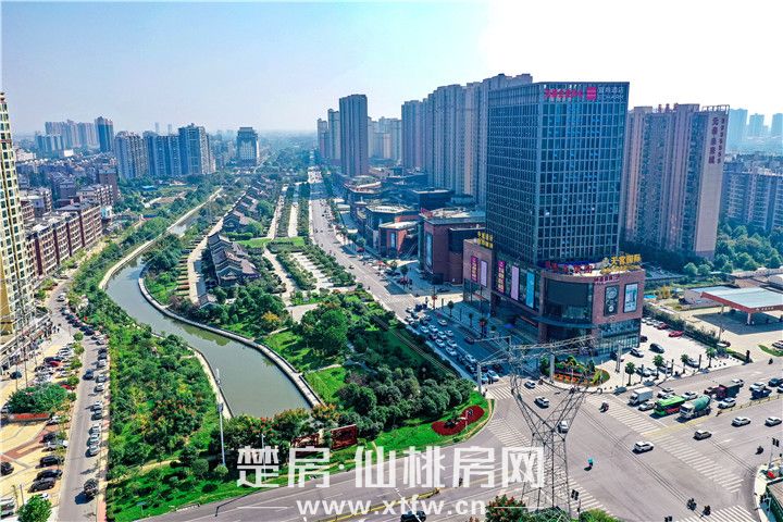 毗邻学校，汇聚众多人口！揭秘元泰商业街现状！