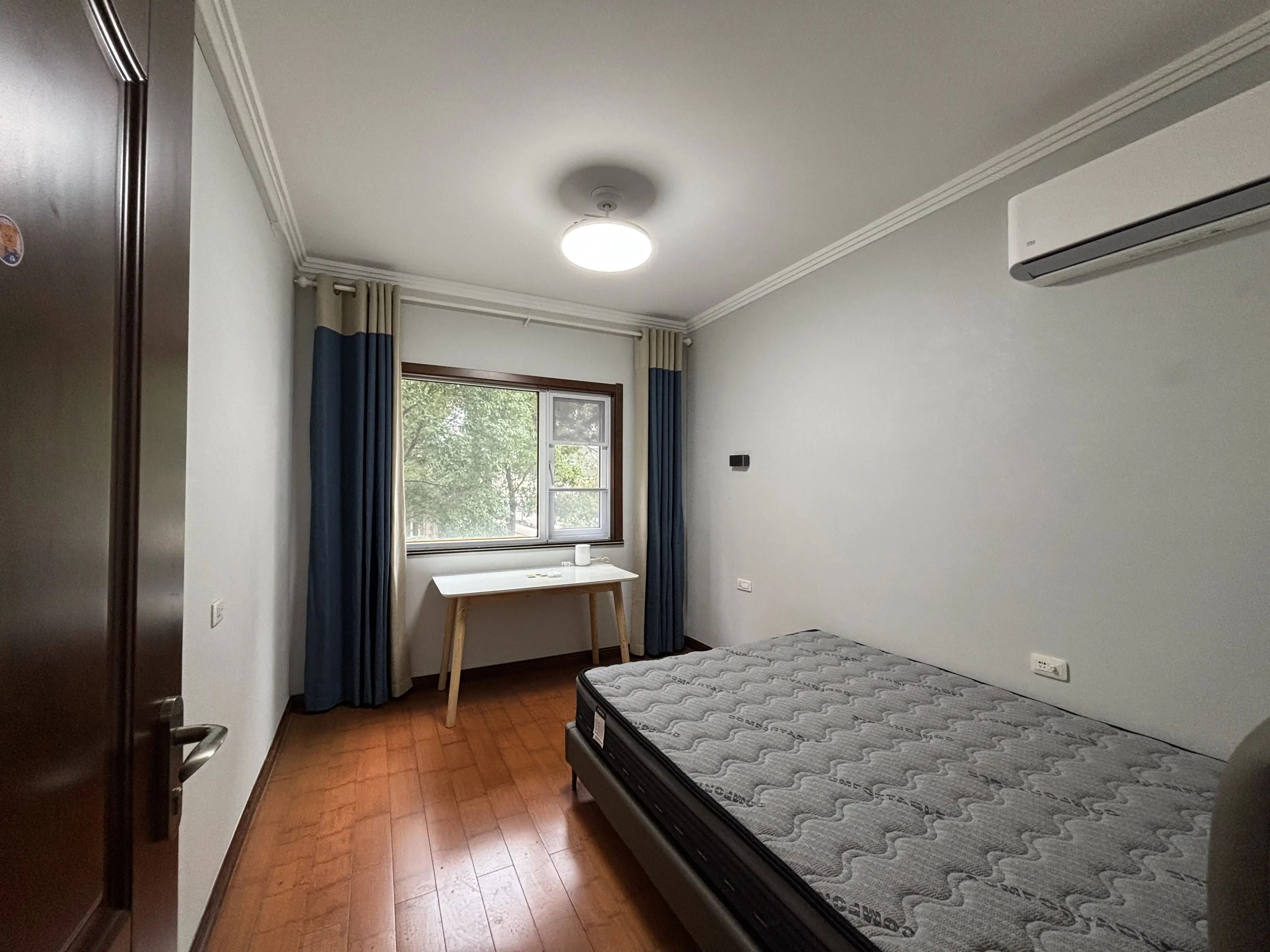 满庭春，边户小高层，精装三房，全屋品牌家具带暖气，单价4千多