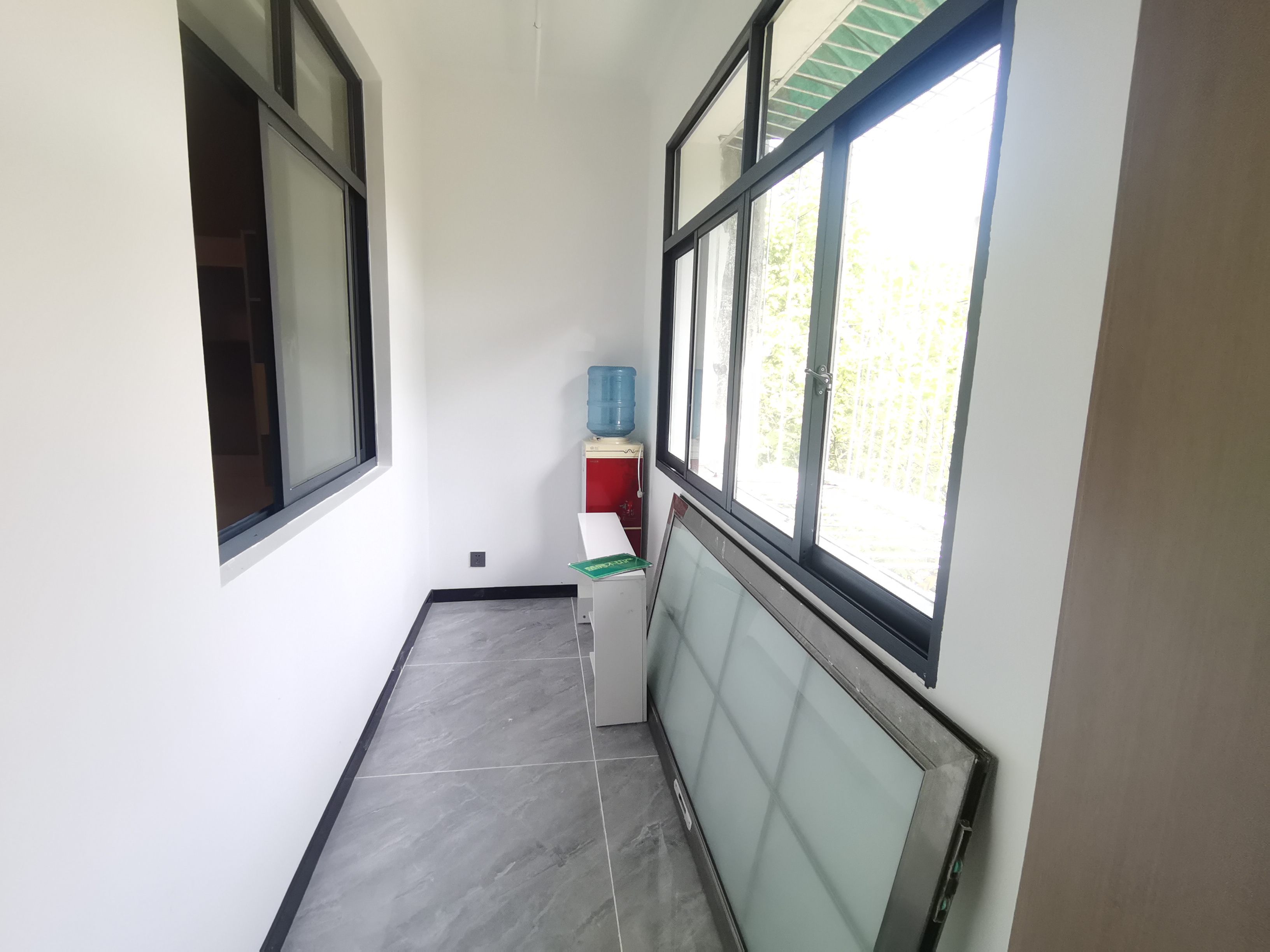 副食品厂宿舍全新装修三房中间楼层看房方便