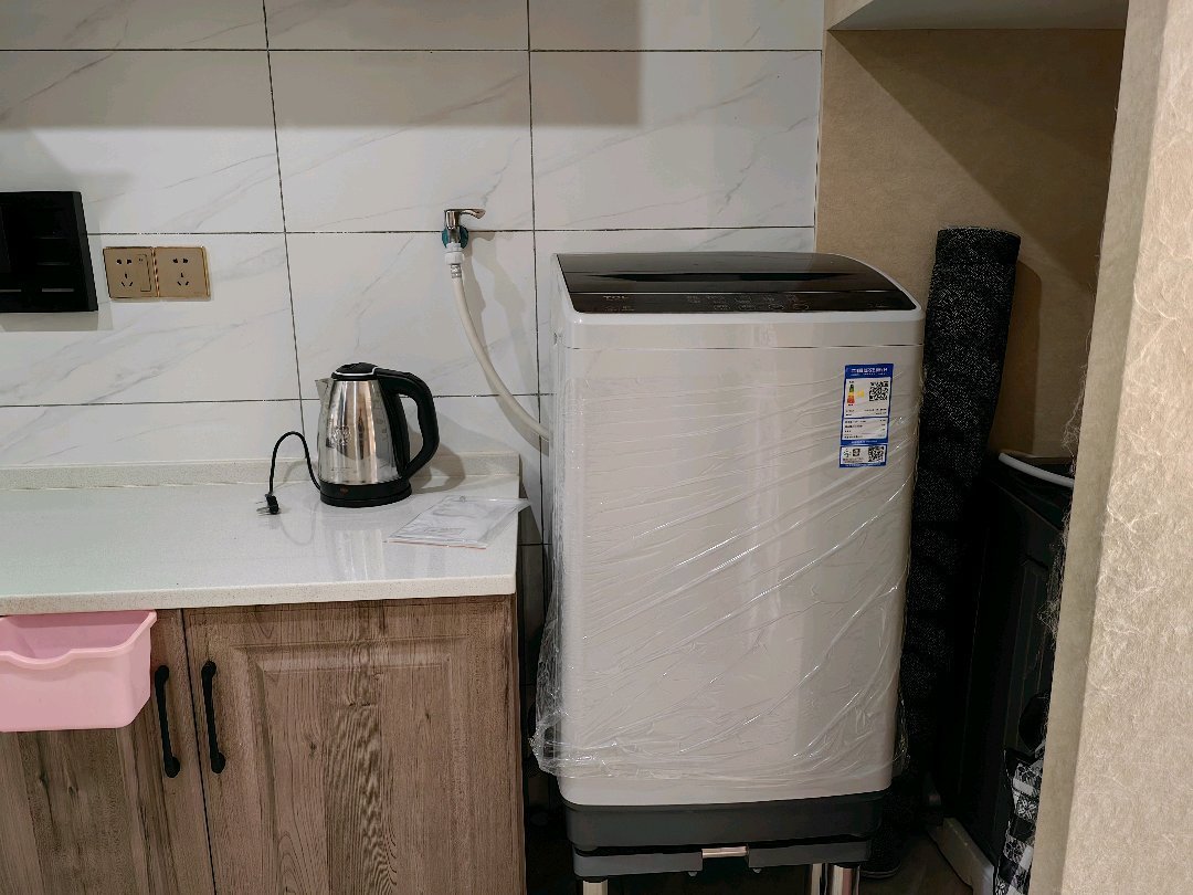 捡漏，城南，精装一室，成色新，有证，一口价10W