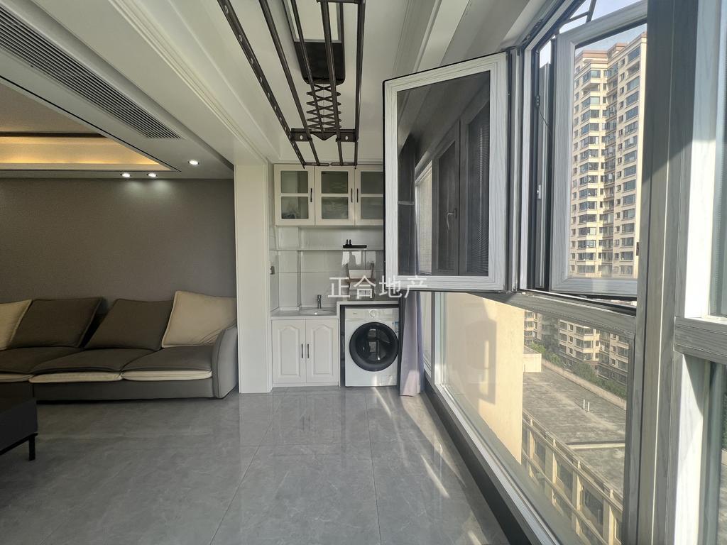 降价8万！！15年上下学都在家门口！！看房电话联系。