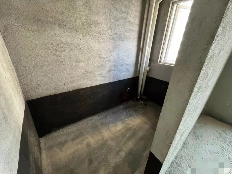 降价了，蓝天花园，1梯1户洋房，东边户，客厅6米挑高，带两个地下车位，无过户费