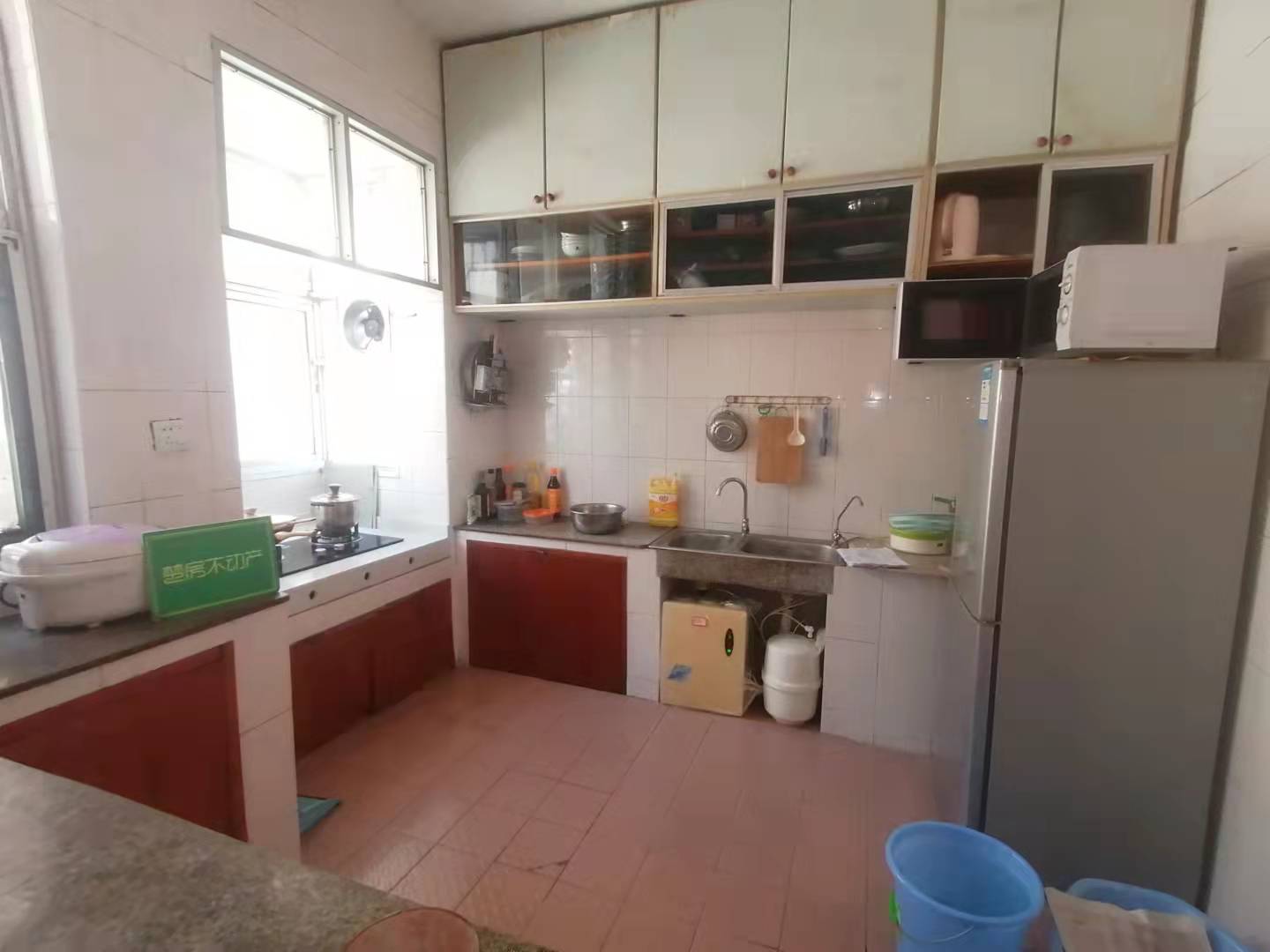 经纬楼精装修对面二中旁边读书的菜场楼下证在手满2年