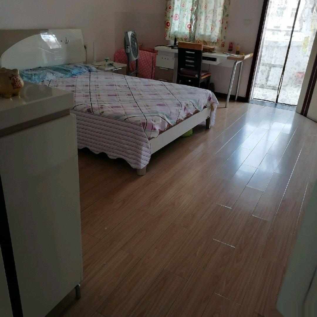 复州花园步梯两房，实验二小 房，直接拎包入住