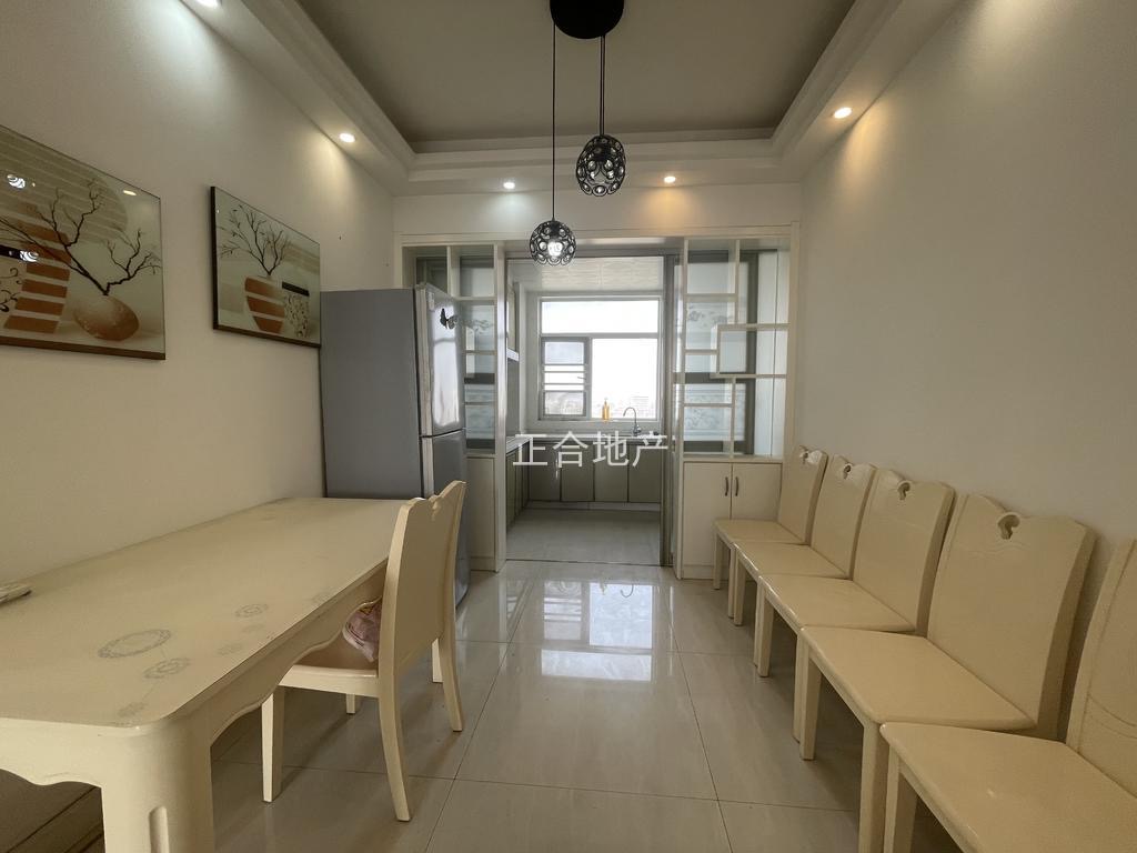 亏本出，城南新街，精装三房，单价5000，边户，南北通透，中间好楼层。老证