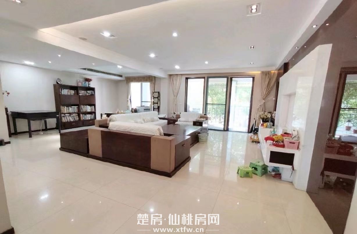 房东自卖德政金园194平4室2厅3卫步梯三楼（无地下室）