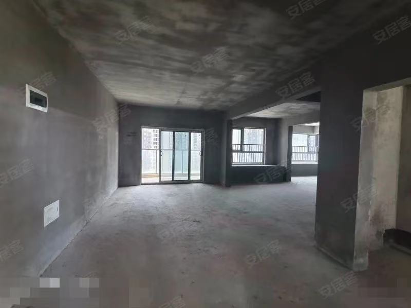 城东，世纪阳光城，单价2字头，电梯8楼，有证，​南北双阳台三房两卫