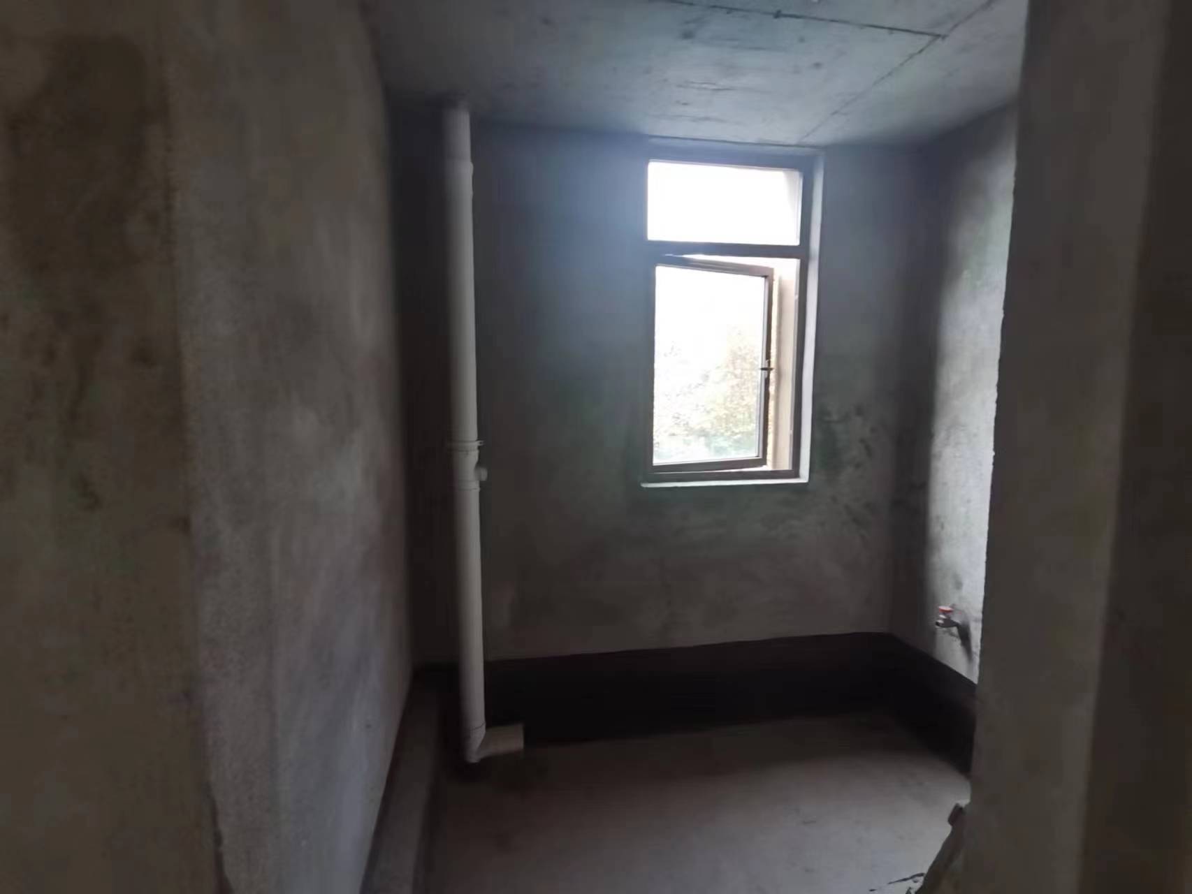 绿地香格里拉.步梯小洋房.南北通透双阳台.看房方便