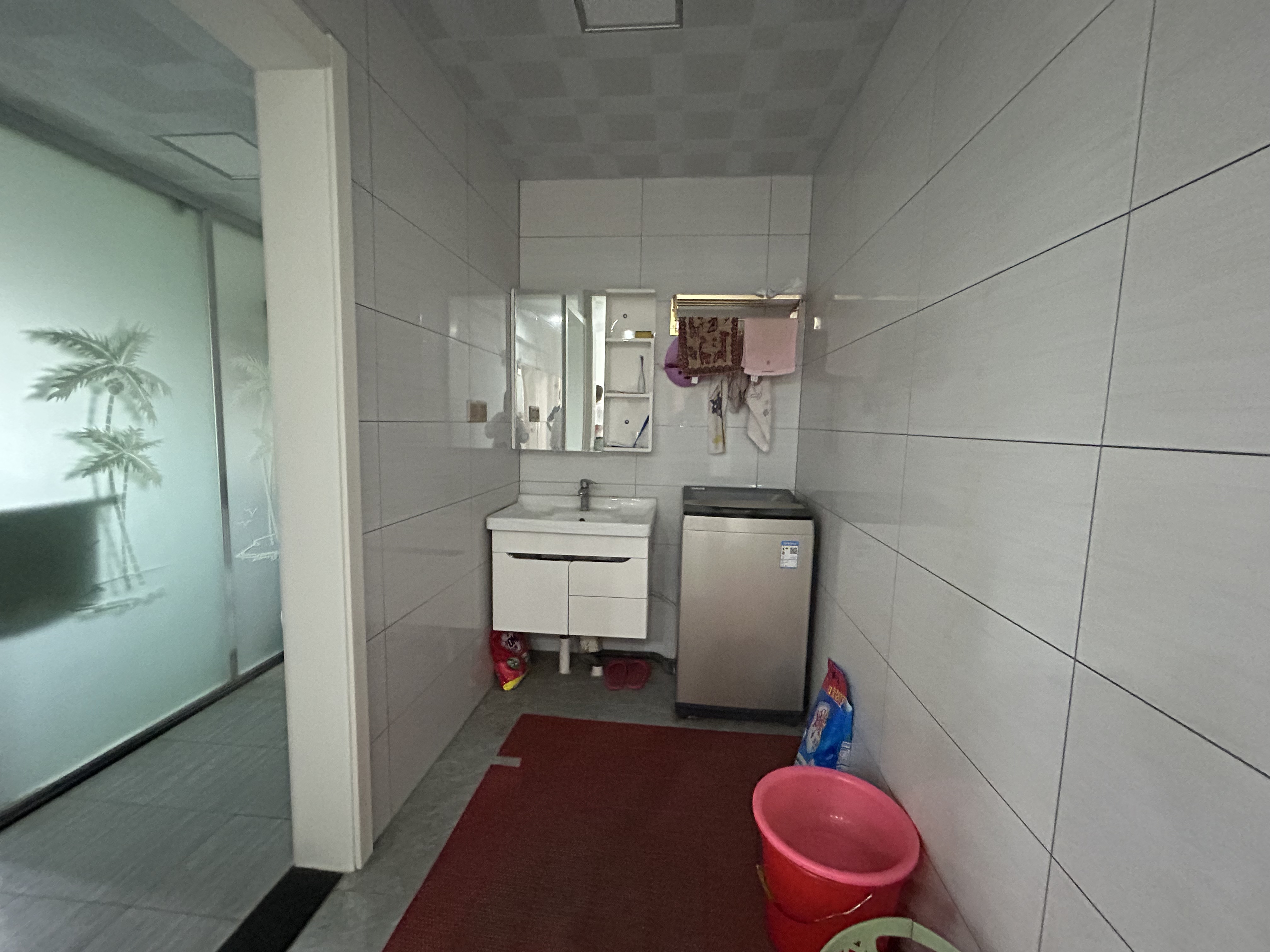 路安花苑.精装复式五房.房子成色新.看房方便