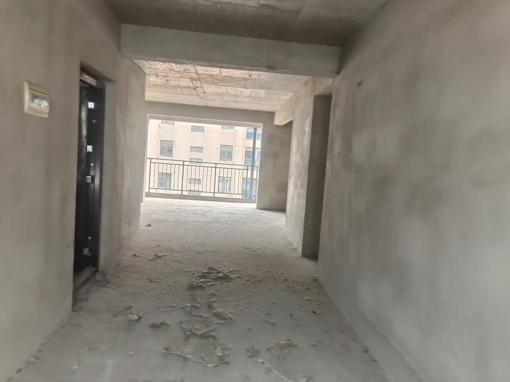 捡漏，商城附近，单价2600，毛坯四房，电梯小高层，好楼层