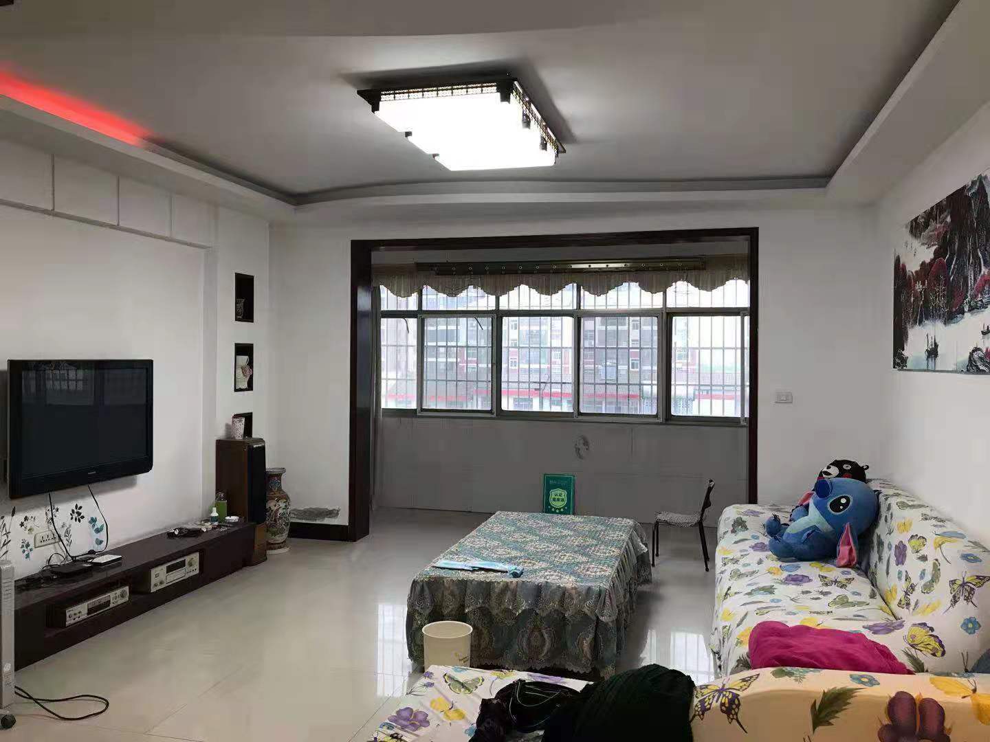 干河路华兴园旁边精装大三房带29多平米的车库生活方便配套齐全方便停车