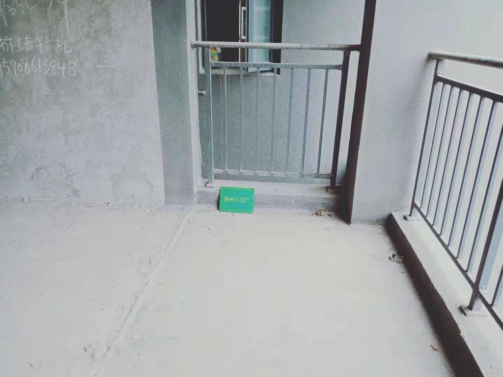 城南天诚缘毛坯大三房南北通透户型，好楼层随看房复式电梯买一层得两层