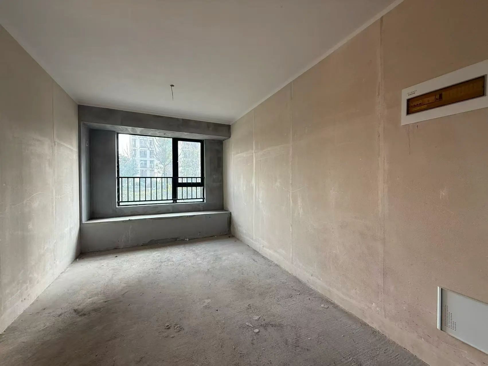 捡漏，降价了，亏本出售，吾悦小高层，2梯2户，一口价82万送两个车位