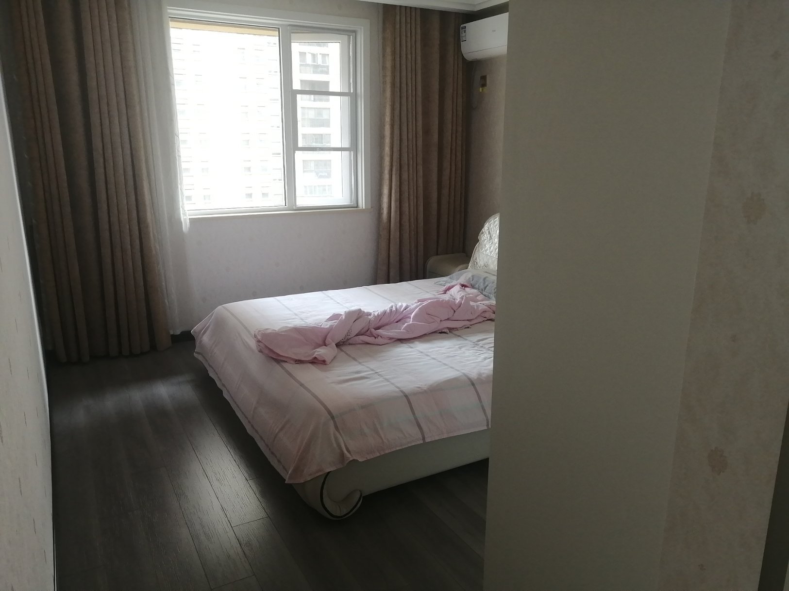 锦绣江山124平3室2厅两、2卫 装修自家居住保养好证件满2看房方便