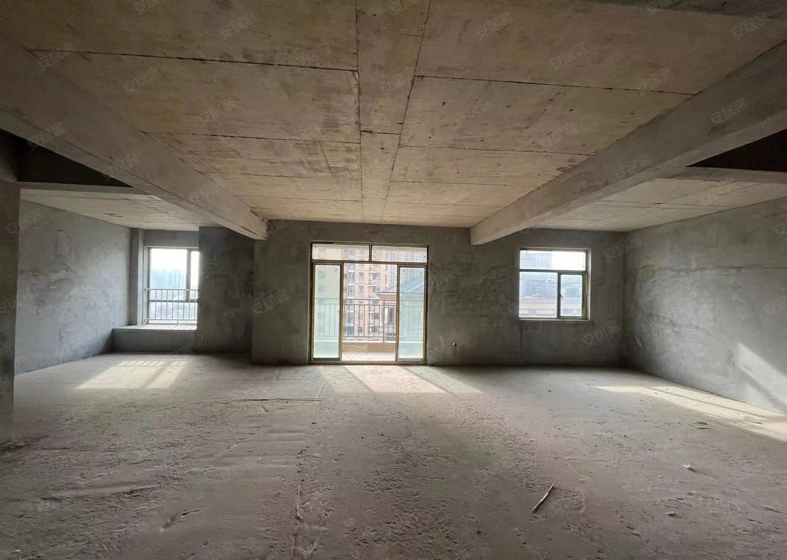 56，秒，城南，小高层一梯一户，三开间朝南，户型好，证满二