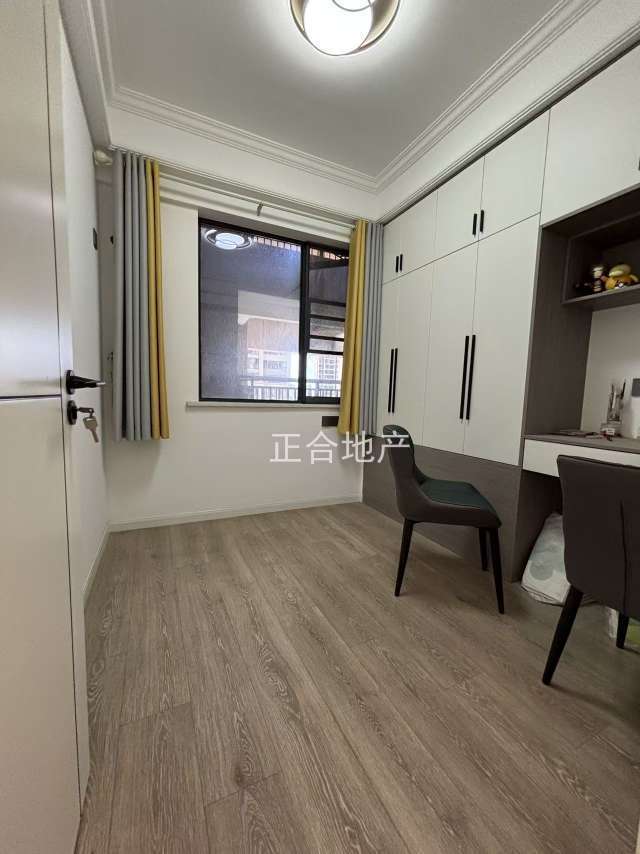 城南，森林国际翡冷翠，精装三房两厅两卫，证满二，电梯好楼层