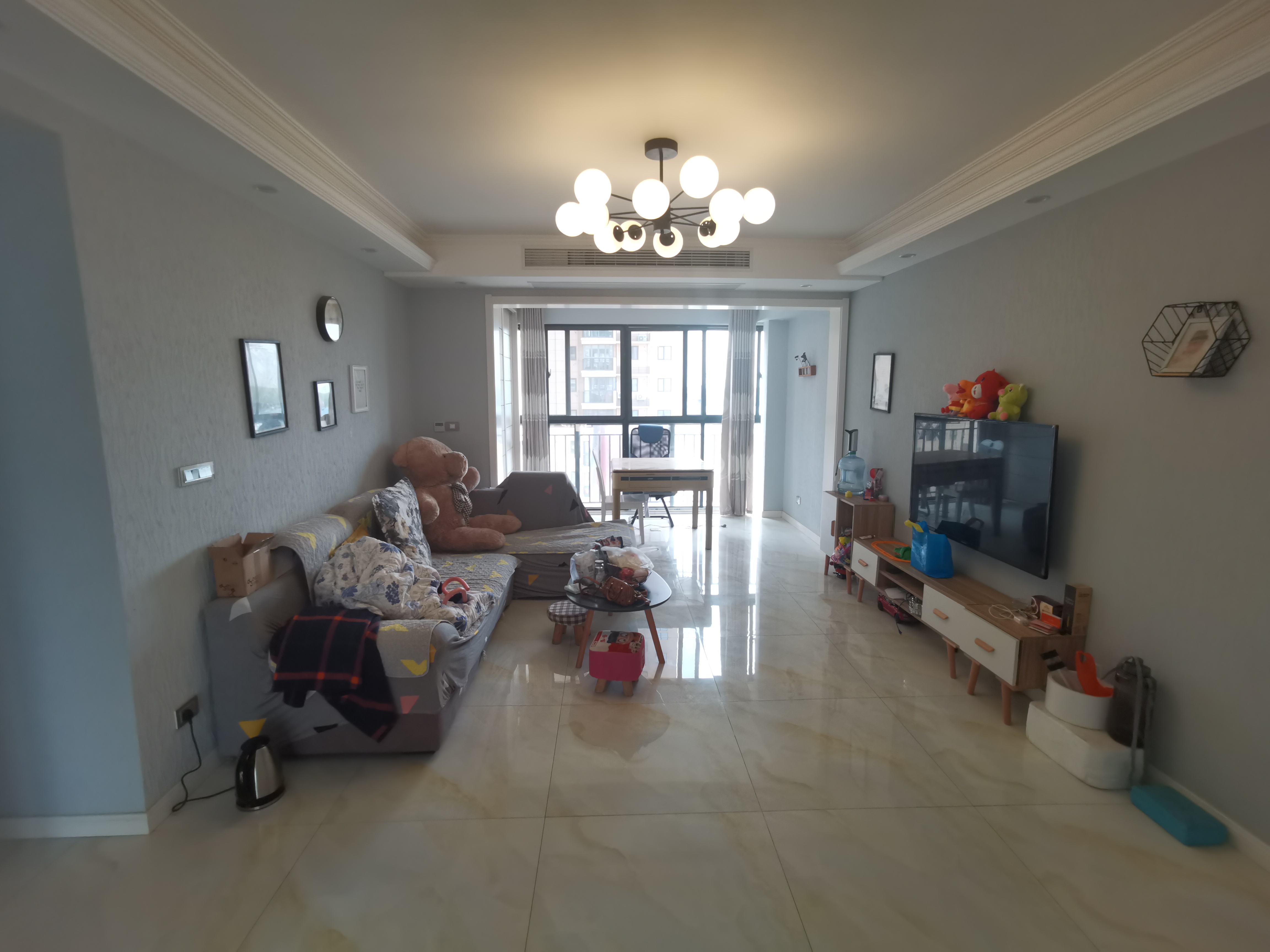 满庭春精装大三房，证满2年，业主诚心卖，价格可谈