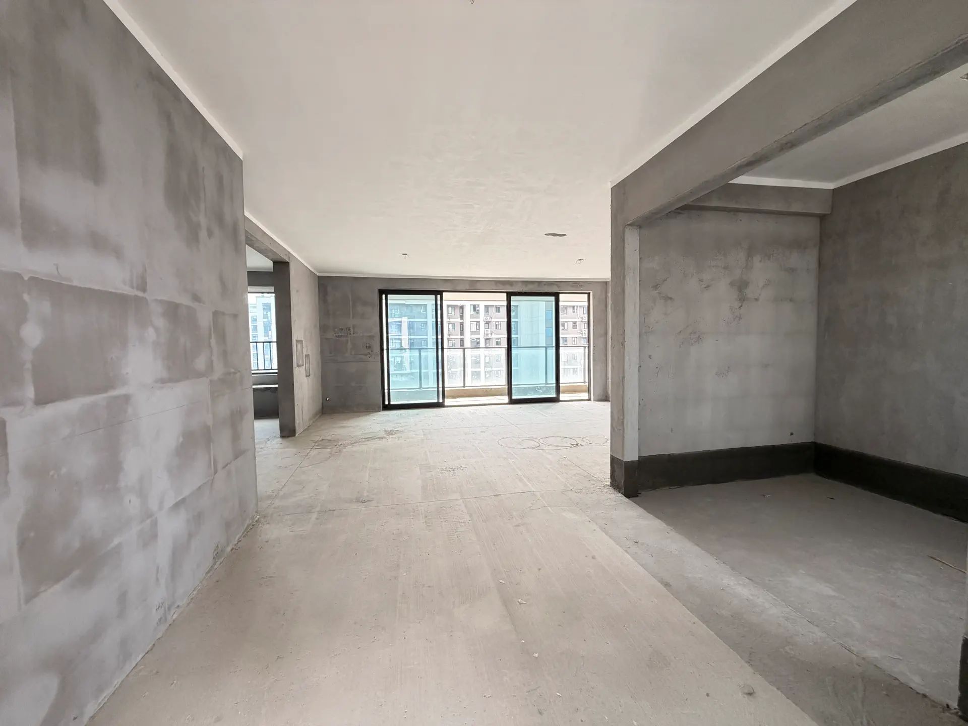 城南，吾悦广场，包满二，带车位，双阳台户型，电梯好楼层