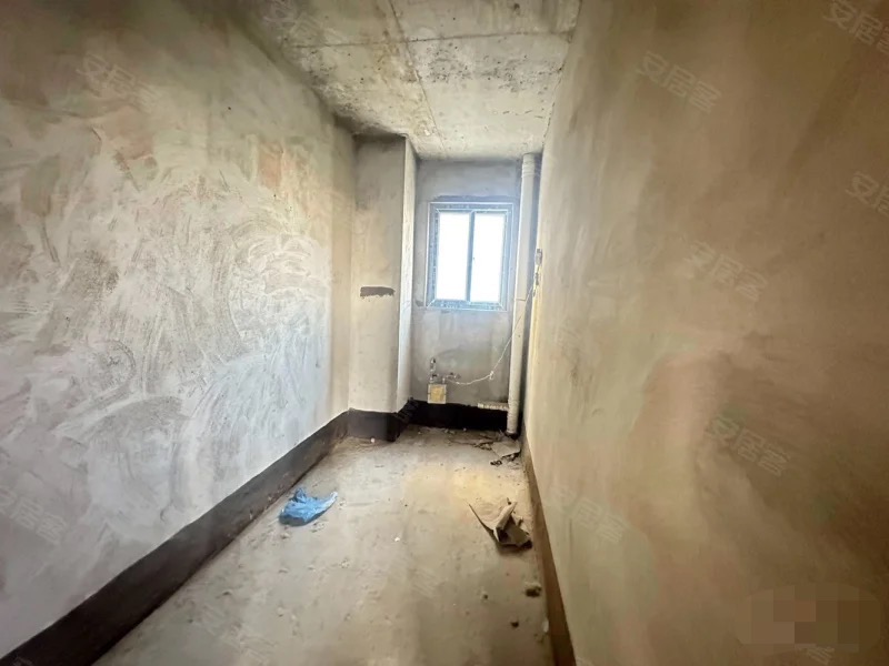 251，业主诚心出售，和合国际，东边户，采光视野好，两房，南北通透，证满二