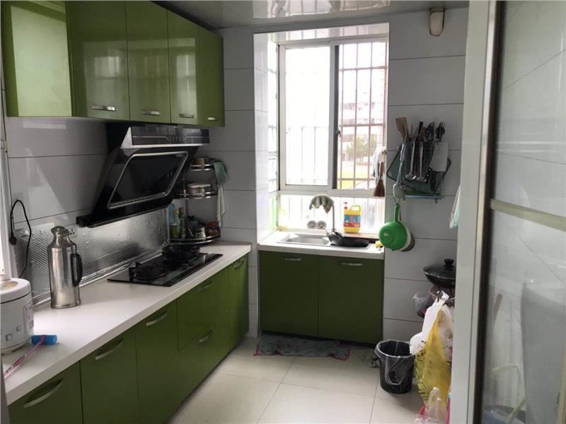  付3成！四中隔壁，步梯2楼，精装3房2卫，三面采光，双阳台